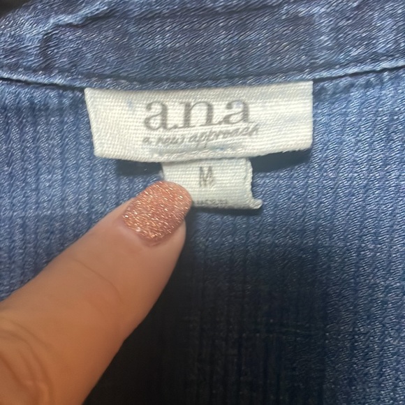 Denim long sleeve with pearl snaps - Picture 2 of 3